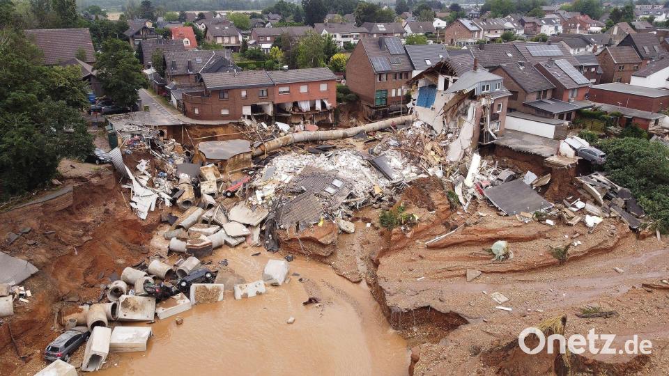 In Erftstadt war das Ausmaß der Zerstörung nach dem Unwetter groß. (Archivbild) Bild: David Young/dpa