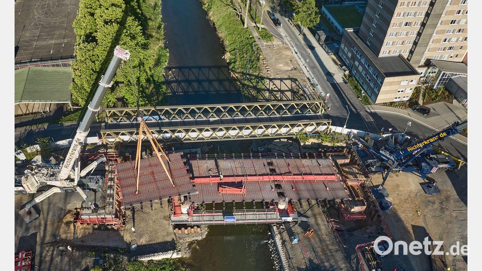 Die alte Landgrafenbrücke in Bad Neuenahr-Ahrweiler wurde durch die Flutkatastrophe 2021 total zerstört. (Archivbild) Bild: Thomas Frey/dpa