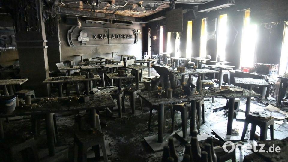 Das Lokal wurde bei dem Brand völlig zerstört. Bild: Uncredited/Bangkok Metropolitan Administration via AP/dpa