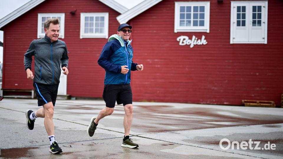 Mit Sport in den Tag: Wadephul beim Joggen Bild: Sebastian Christoph Gollnow/dpa