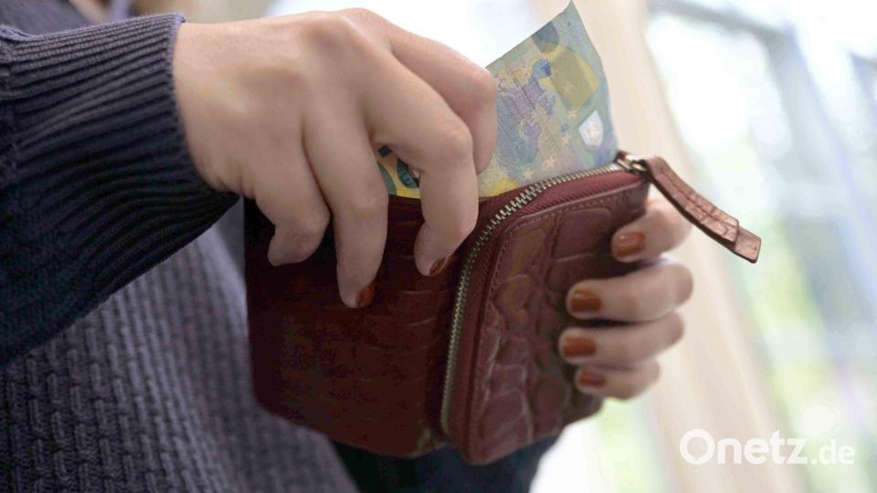 Viele Alleinerziehende sind auf den Unterhaltsvorschuss angewiesen. (Symbolbild) Bild: Malin Wunderlich/dpa