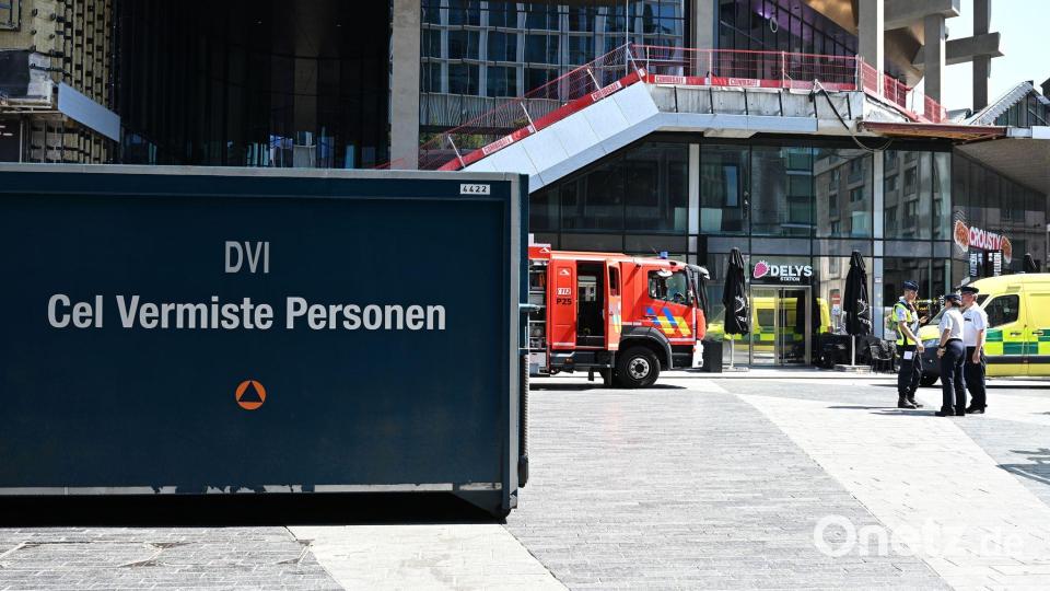 Stundenlang werden mehrere Menschen vermisst. Bild: Michael Brandt/dpa