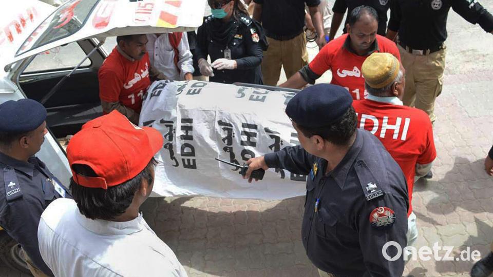 Der Mord an Qandeel Baloch im Juli 2016 regte Gesetzesänderungen in Pakistan an. (Archivbild) Bild: Faisal Kareem/EPA/dpa