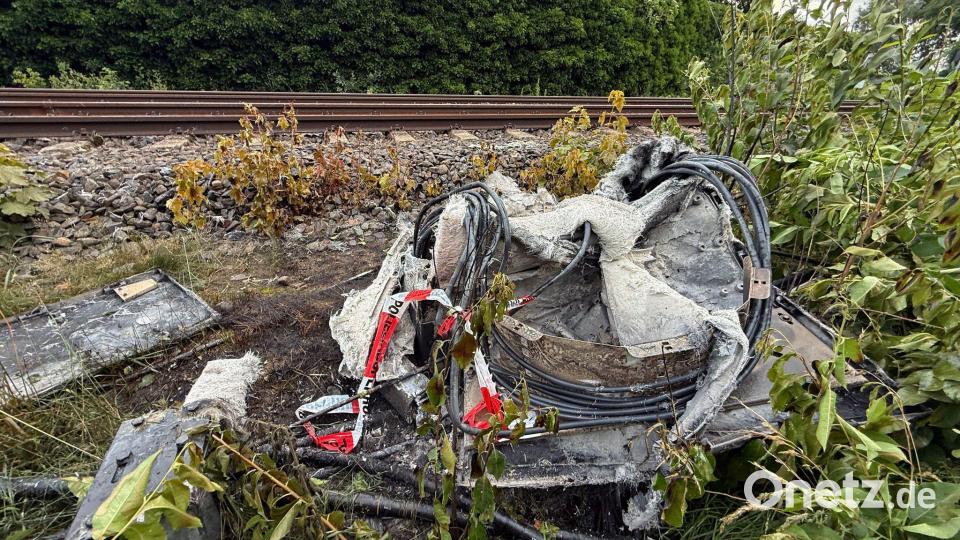 Der Zugverkehr wurde eingestellt. Bild: Sebastian Peters/NEWS5/dpa