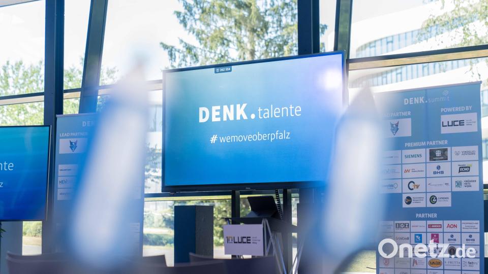 Das Format richtet sich an Jugendliche der 9. und 10. Jahrgangsstufe und bietet ihnen die Möglichkeit, eigene Ideen vorzustellen. Bild: DENK.summit