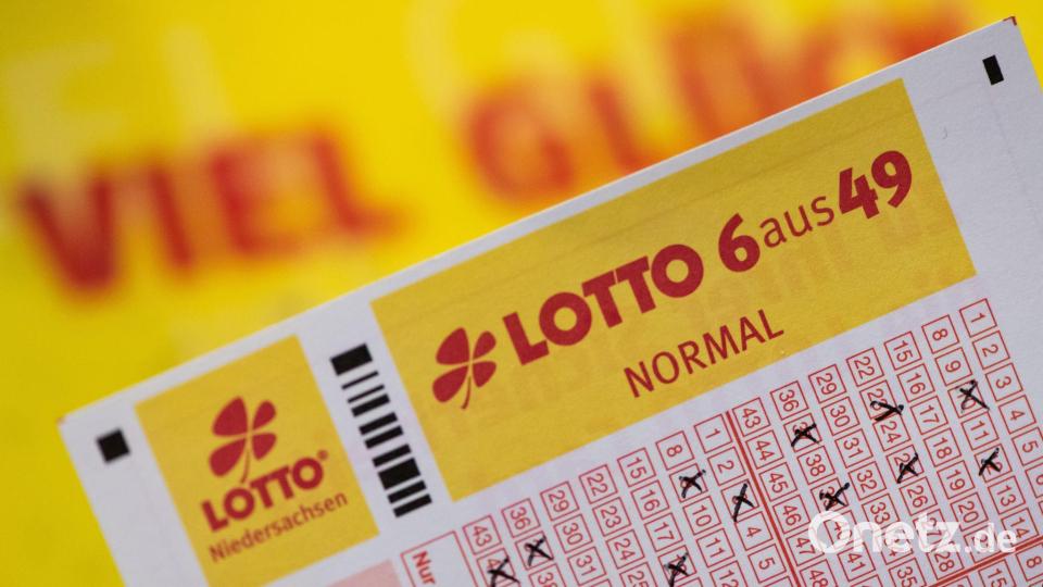 Seit Wochen fehlt den Lottospielern in Deutschland das ganz große Glück. Der Jackpot steht bei 50 Millionen Euro - und wird einfach nicht geknackt. (Archivbild) Bild: Swen Pförtner/dpa