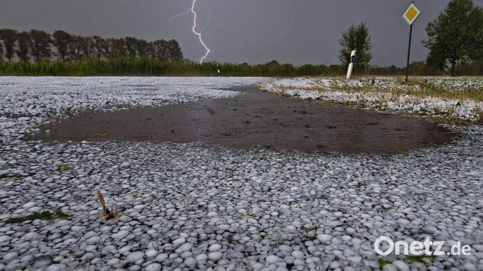 Unwetter mit Hagel zogen über Niedersachsen. Bild: Thomas Lindemann/Nord-West-Media TV /dpa