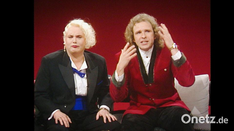 Hella von Sinnen und Thomas Gottschalk in einer Szene des Films in „Was haben wir gelacht“. Bild: ----/Port au Prince Pictures/dpa