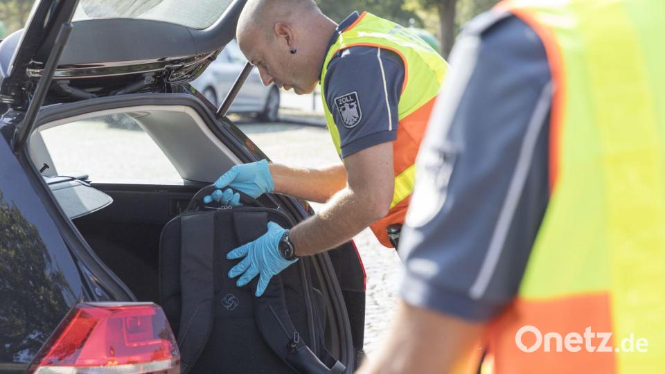 Eine Kontrolleinheit des Hauptzollamtes Regensburg entdeckte Anabolika bei Fahrzeugkontrolle auf der A3.. Symbolbild: Bildungs- und Wissenschaftszentrum der Bundesfinanzverwaltung
