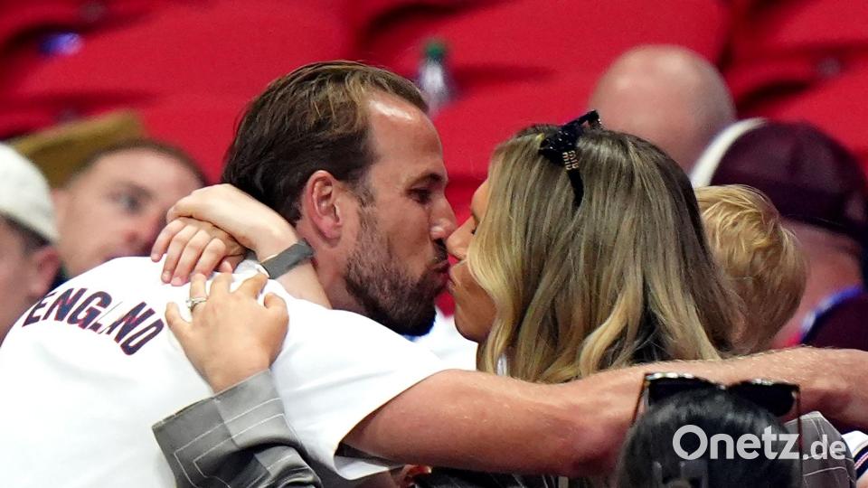 Unterstützung bei der WM: Katie Goodland ist bei den Spielen von Harry Kane vor Ort. Bild: Bradley Collyer/PA Wire/dpa