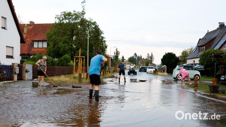 Vielerorts wurden Straßen überschwemmt. Bild: News5 / David Oßwald/NEWS5/dpa