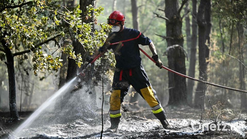 Verheerende Ausmaße hat inzwischen dieser Brand in Frankreich. Bild: Lou Benoist/AFP/dpa