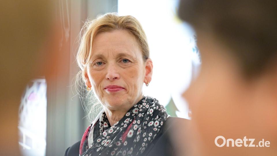 Bundesministerin Karin Prien betont die Bedeutung von Bildung in den Kitas. (Archivbild) Bild: Malin Wunderlich/dpa