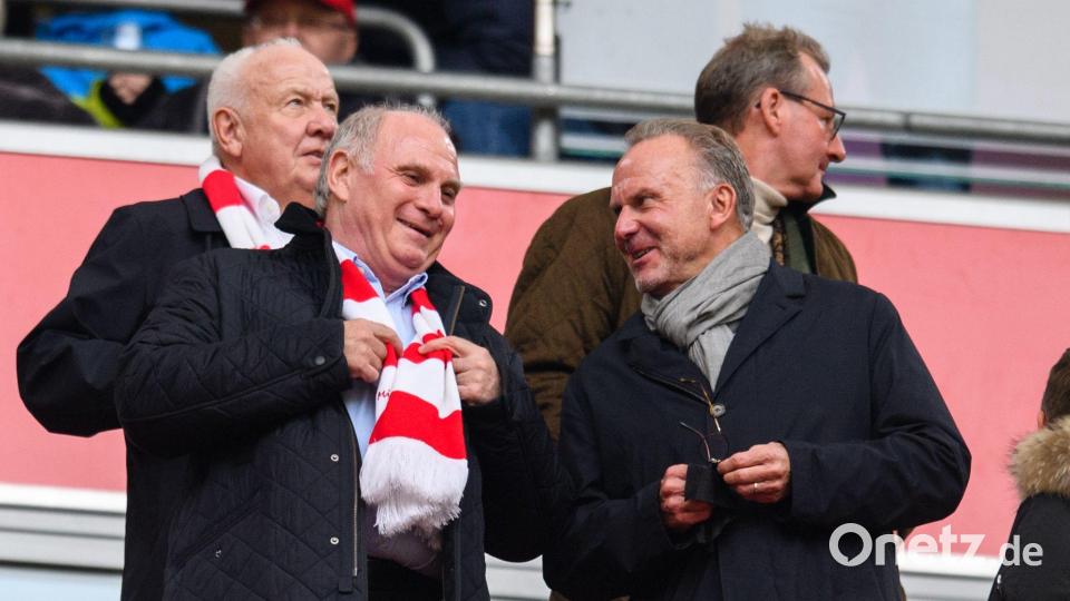 Die ungewohnte Stille der Bayern-Granden: Karl-Heinz Rummenigge (l) und Uli Hoeneß in der Münchner Arena. Archivbild: Matthias Balk/dpa