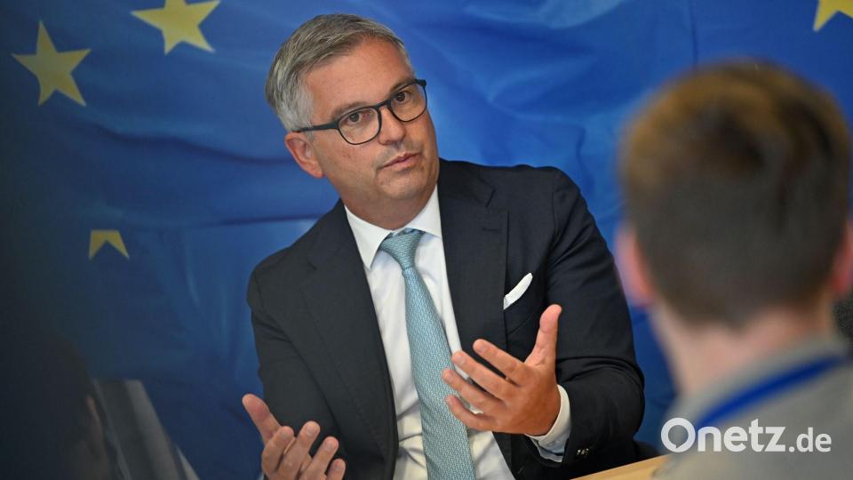 Im Interview verteidigte der EU-Kommissar Brunner das umstrittene Einreisesystem (EU-Kommissar verteidigt umstrittenes Einreisesystem (Entry-Exit-System - EES). Bild: Michael Brandt/dpa-ENR-Pool /dpa