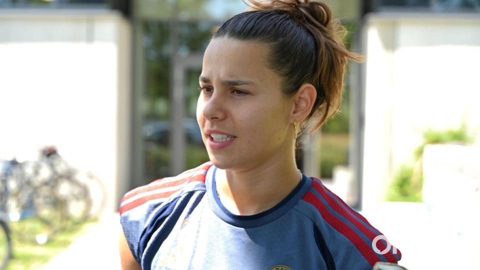 Will bald wieder ganz ins Training einsteigen: Bayern-Nationalspielerin Lena Oberdorf. Bild: Florian Diettrich/dpa