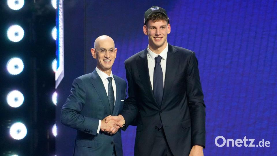 Steinbach wird vor der NBA noch beim Nationalteam erwartet. (Archivfoto) Bild: Yuki Iwamura/AP/dpa