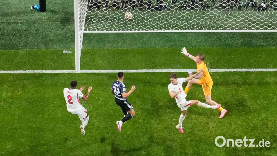 Lautaro Martinez trifft zum 2:1 für Argentinien. Bild: Chris Carlson/AP/dpa