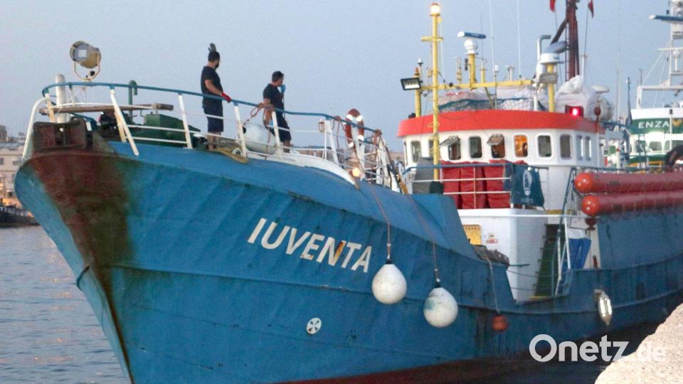 Das Rettungsschiff „Iuventa“ gab es wirklich. (Archivbild) Bild: Elio Desiderio/ANSA/AP/dpa