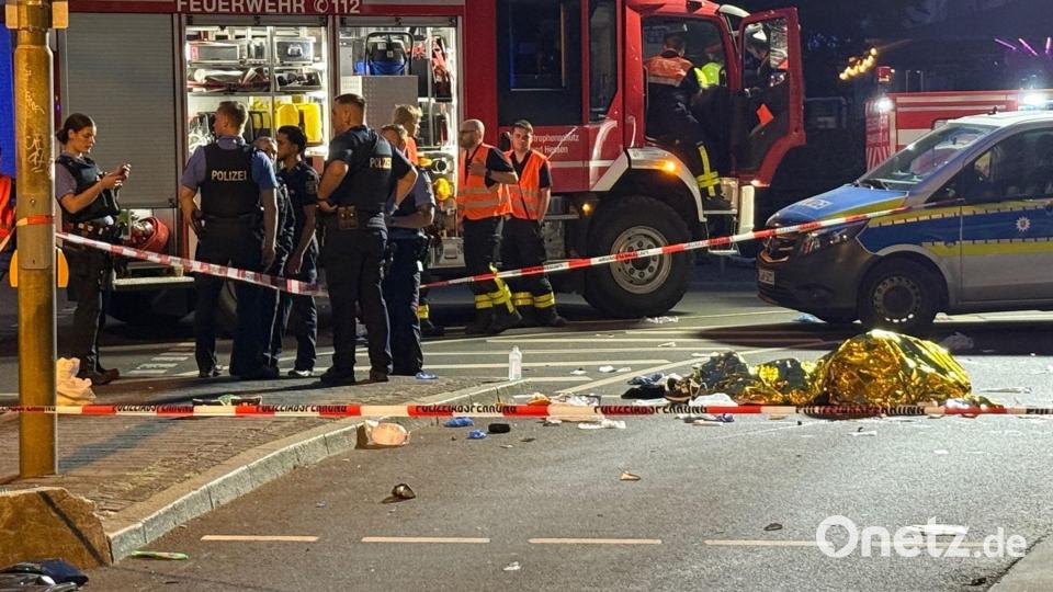 Bei einem schweren Unfall in Frankfurt am Main kamen vor einem Jahr 23 Jahre alte Zwillingsbrüder ums Leben, sie waren gemeinsam auf einem Scooter unterwegs, als ein Auto sie erfasste. (Archivbild) Bild: Mike Seeboth/dpa