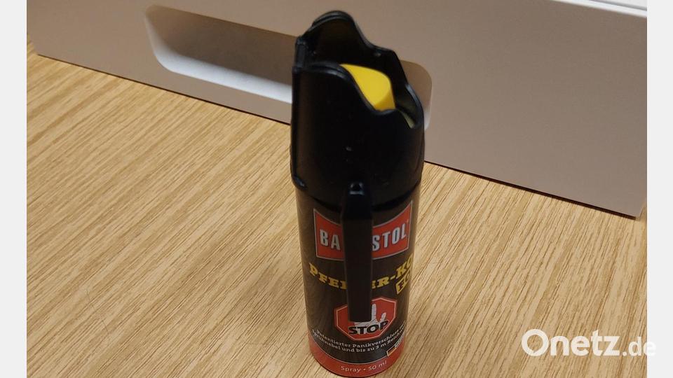 Die Bundespolizei stellte das Pfefferspray sicher. Bild: Bundespolizeiinspektion Waldmünchen