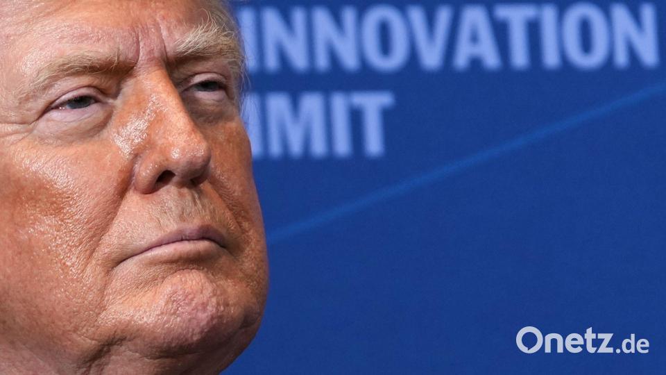 Trump droht dem Iran mit der Zerstörung ziviler Infrastruktur wie Brücken und Kraftwerke. Bild: Julia Demaree Nikhinson/AP/dpa