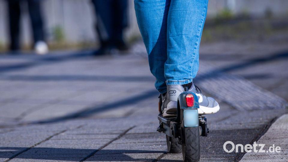 Die Zahl der E-Scooter-Unfälle ist deutlich angestiegen. (Symbolbild) Bild: Jens Büttner/dpa