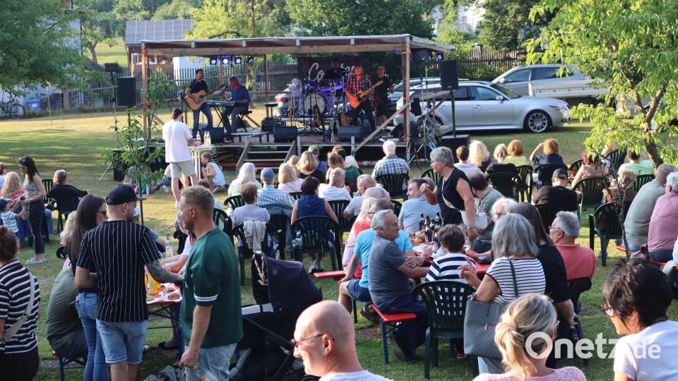 Die "Coasters" rocken zur ersten Serenade in Windischeschenbach und begeistern die Besucher. Bild: wrt