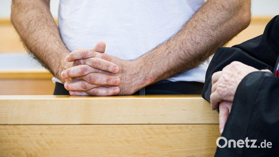 Der Angeklagte will sich vor Gericht äußern. Bild: Moritz Frankenberg/dpa