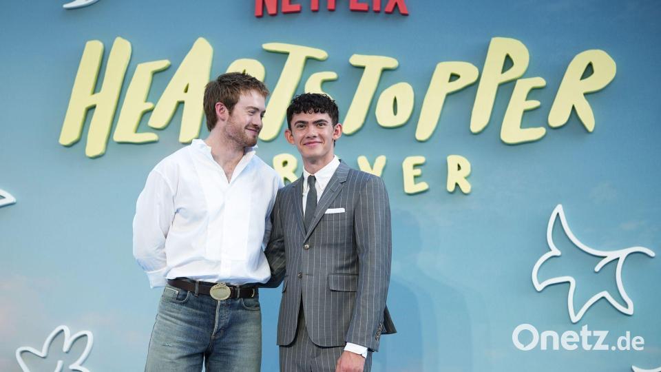 Überzeugend als Liebespaar: die Schauspieler Kit Connor (links) und Joe Locke. (Archivbild) Bild: Scott A Garfitt/Invision/AP/dpa