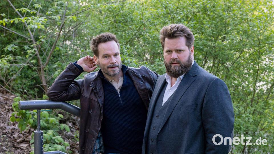 In der Krimi-Serie des ZDF spielt Wanja Mues (links) den Privatdetektiv Leo Oswald, Antoine Monot spielt den Rechtsanwalt Benni Hornberg. (Archivbild) Bild: Helmut Fricke/dpa