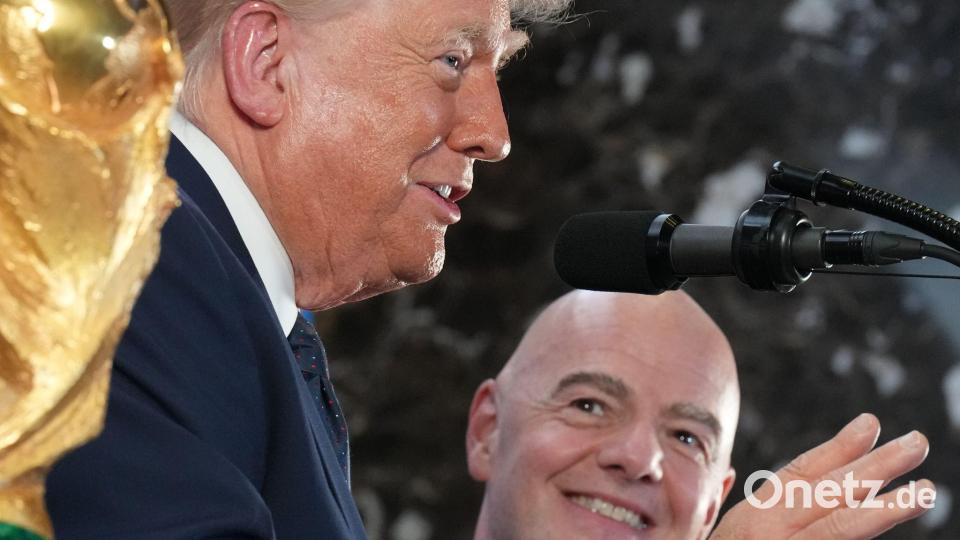 Voll des Lobes für die WM: US-Präsident Donald Trump (l.). Bild: Jacquelyn Martin/AP/dpa