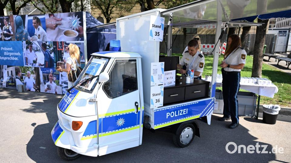 Das Polizeifahrzeug hat 2,45 PS und erreicht theoretisch bis zu 38 Kilometer pro Stunde. Bild: Felix Hörhager/dpa