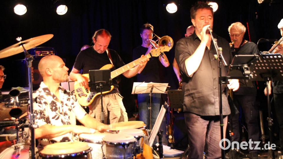 "Hot Cargo" bei ihrem "Kultur im Kasten"-Auftritt im "Bistrot Paris". Bild: Sven Heimburger