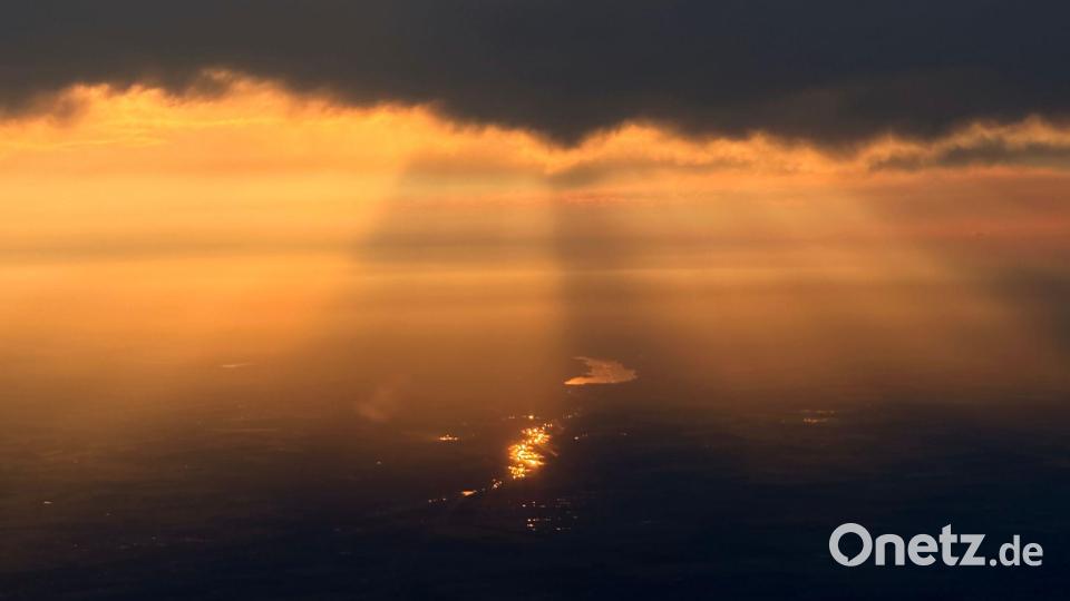 Die Waldbrände in Kanada hinterlassen gewaltige Rauchwolken. Bild: Andy Bao/AP/dpa