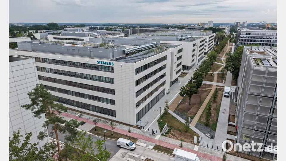 Siemens hat nach eigenen Angaben rund eine Milliarde Euro in den Campus im Süden Erlangens investiert. Bild: Daniel Löb/dpa