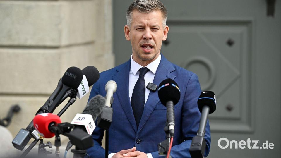 Ungarns neuer Ministerpräsident Peter Magyar hat die Absetzung von Staatspräsident Tamas Sulyok durchgesetzt. Bild: Robert Hegedus/MTI via AP/dpa