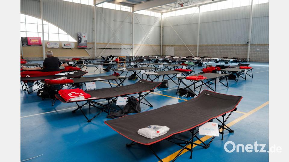 Rund 800 Menschen mussten in der Region Guadalajara vorsichtshalber ihre Häuser verlassen und in Notunterkünften übernachten. Bild: Mateo Lanzuela/EUROPA PRESS/dpa
