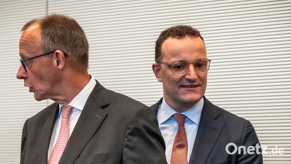 Spahn ist als Unionsfraktionschef zurückgetreten - auch auf Druck von Kanzler Merz. (Archivbild) Bild: Michael Kappeler/dpa