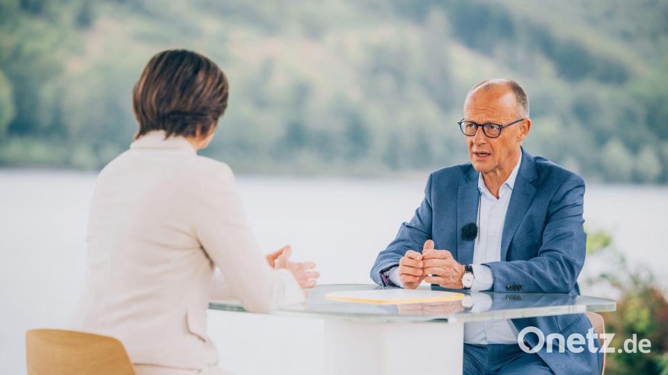 Im ZDF-„Sommerinterview“ wirkte der Kanzler recht entspannt. Bild: Dominik Asbach/ZdF/dpa