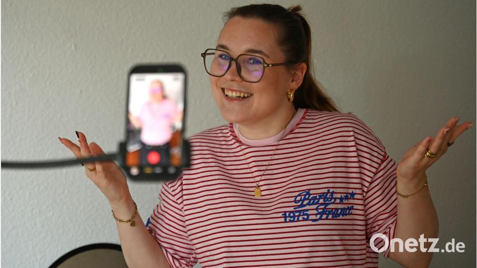 Angefangen hat Sarah Fabians UGC-Karriere mit Videoideen auf ihren eigenen Instagram- und TikTok-Kanälen. Bild: Lea Winkler/dpa
