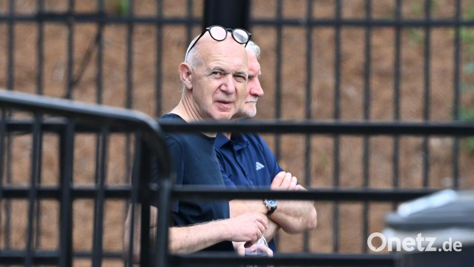 In der Kritik: DFB-Präsident Bernd Neuendorf (hier mit Sportdirektor Rudi Völler). (Archivbild) Bild: Federico Gambarini/dpa