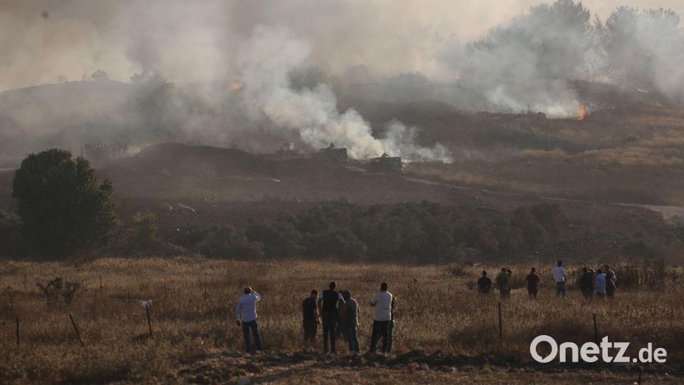 Rauch steigt auf, nachdem israelische Siedler landwirtschaftliche Felder im Dorf Tell westlich von Nablus im besetzten Westjordanland in Brand gesetzt haben. Bild: Nedal Shtieh/JNA via ZUMA Press Wire/dpa