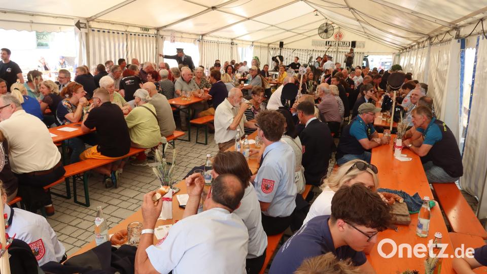 Das Festzelt war am Samstagabend gut gefüllt. Bild: Helmut Kunz