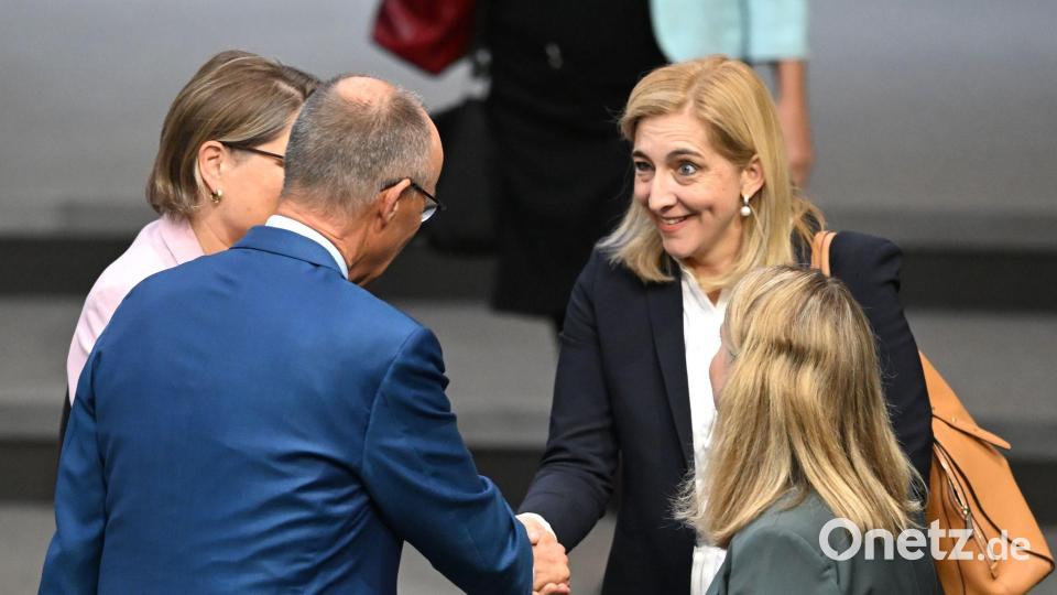 Gesundheitsministerin Warken machte deutlich, dass Vergütungen weiter steigen können. (Archivbild) Bild: Elisa Schu/dpa
