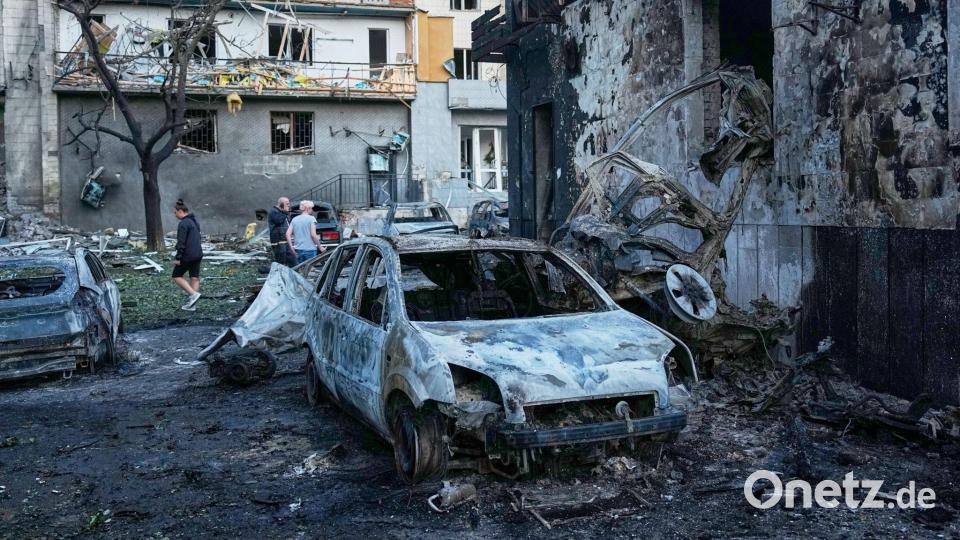 Russland hat die ukrainische Hauptstadt Kiew erneut massiv mit Raketen angegriffen. Bild: Efrem Lukatsky/AP/dpa