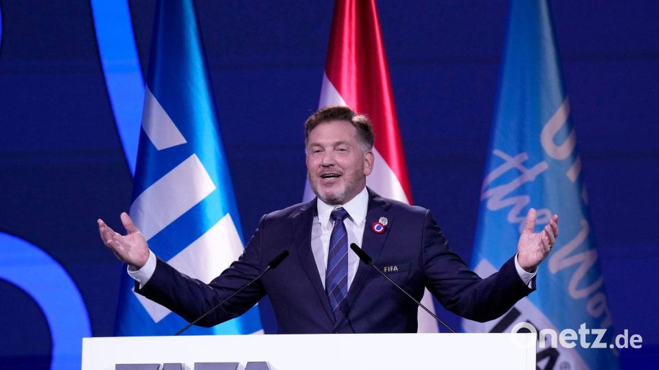 Südamerikas Fußballpräsident Alejandro Dominguez setzt sich für ein Turnier mit 64 Teams ein. (Archivbild) Bild: Fernando Calistro/AP/dpa