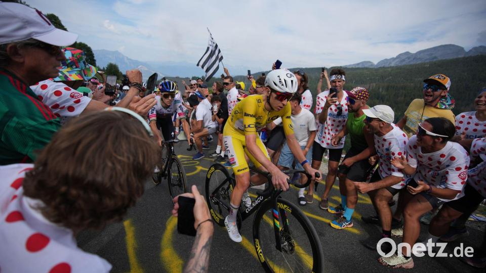 Pogacar bei der 15. Etappe. Bild: Mosa'ab Elshamy/AP/dpa