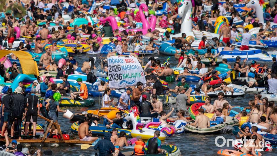 Einmal im Jahr wird der Montag in Ulm ordentlich gefeiert. Bild: Stefan Puchner/dpa