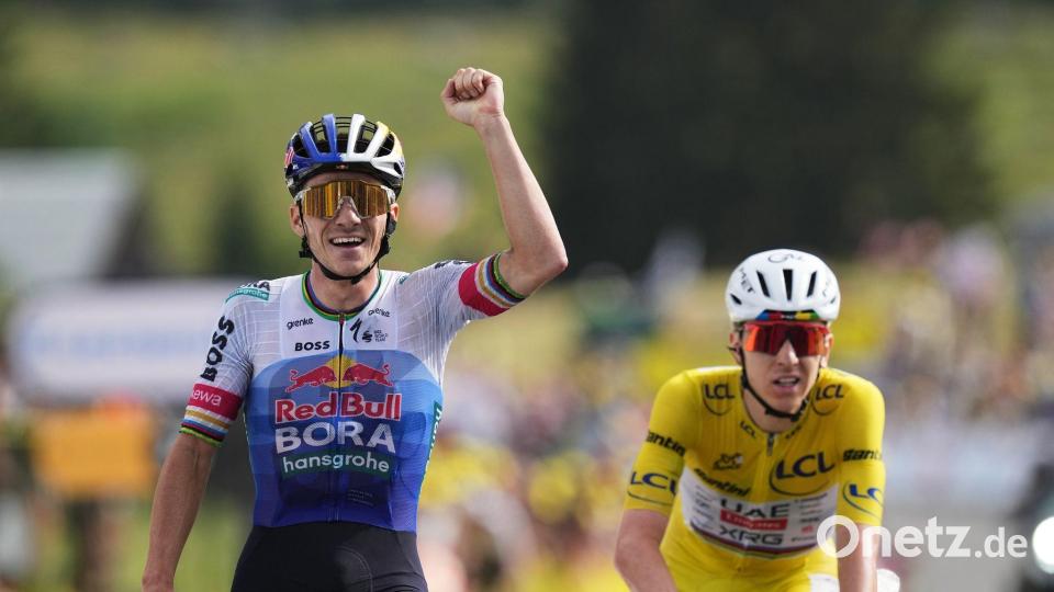 Remco Evenepoel und Tadej Pogacar beschweren sich über die nächtlichen Dopingkontrollen.. Bild: Thibault Camus/AP/dpa